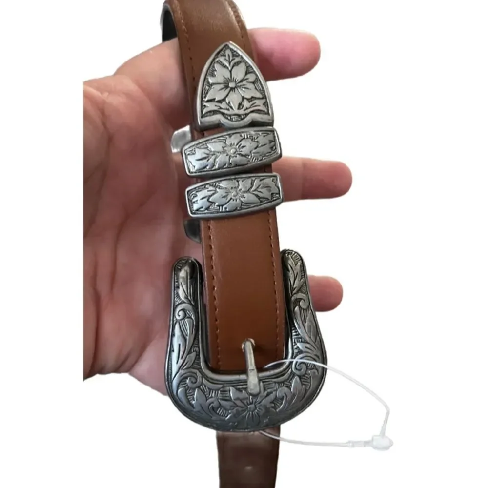 Brushed silver buckle smooth leather belt